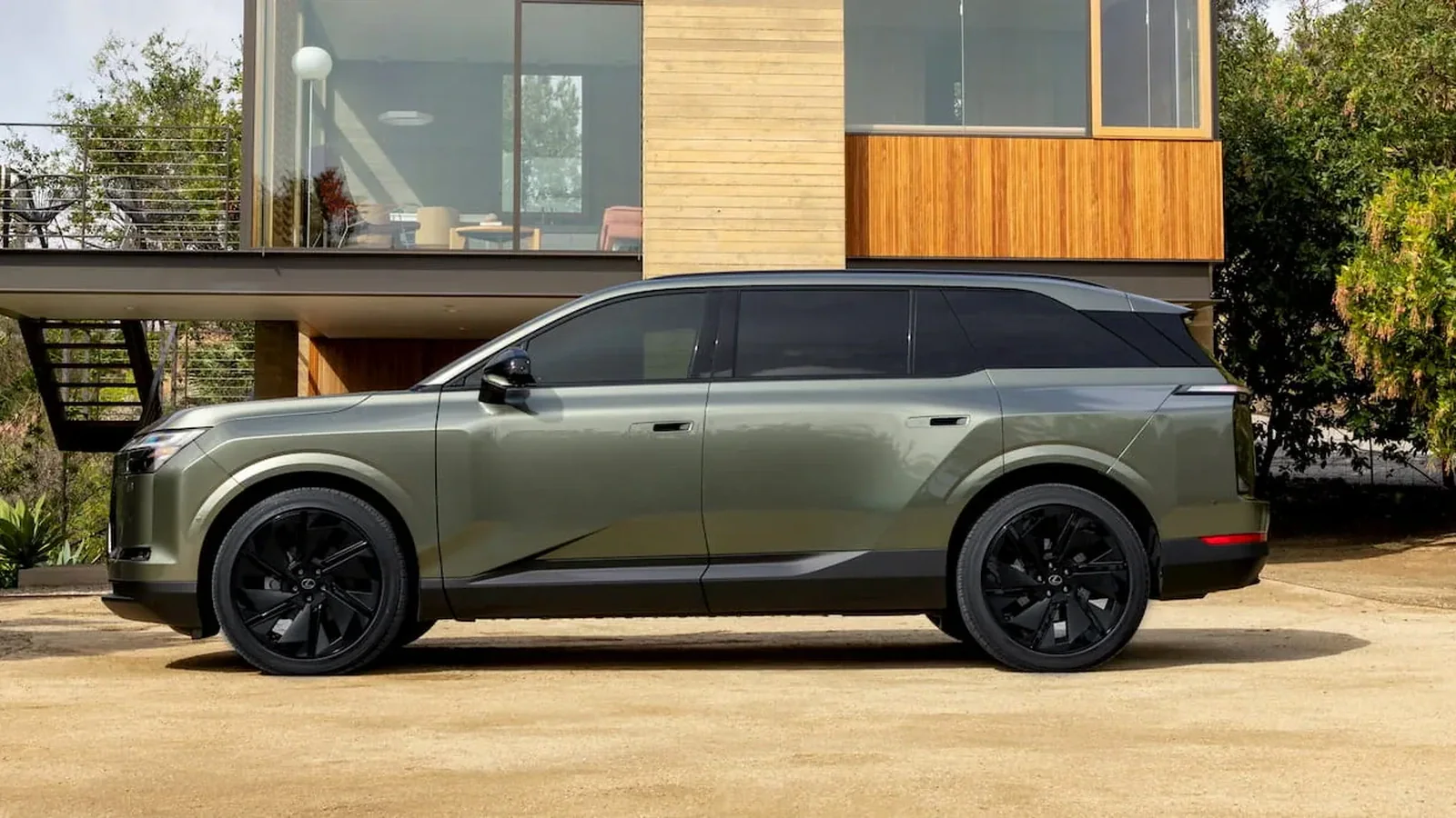 Экран Genesis GV90 растет всего на дюйм, но рабочая площадь увеличивается на 70%