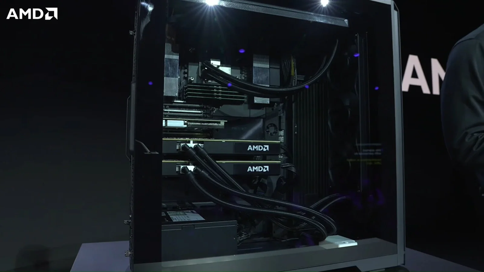 AMD показала Threadripper Halo Station для локального запуска моделей свыше 1 трлн параметров