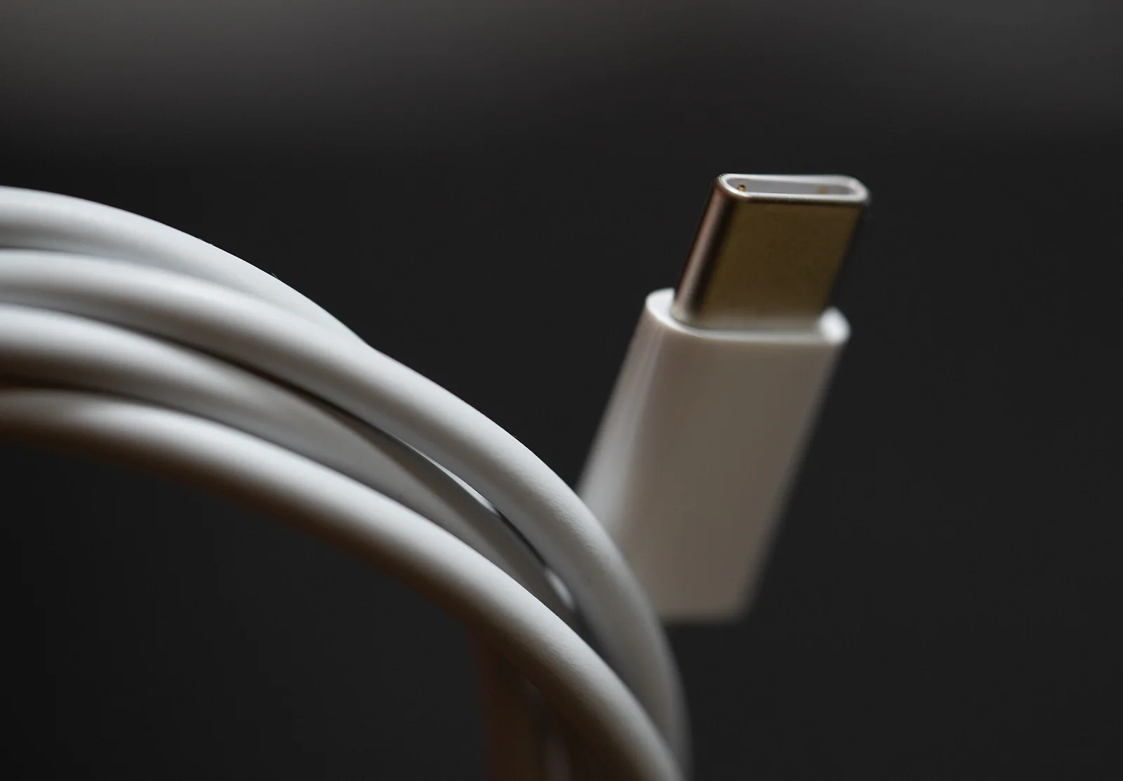 разьем USB Type-C крупным планом.