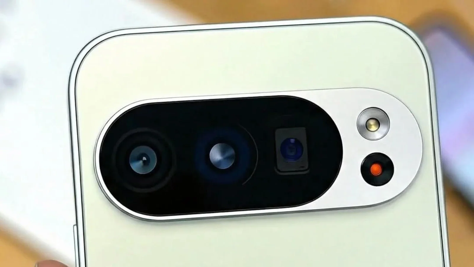 Pixel 8 и новее можно подключить к монитору как мини-ПК