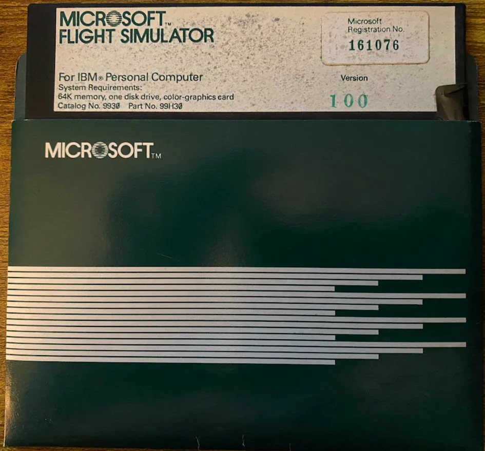 Дискета Microsoft Flight Simulator 1.0, одна из ранних версий серии