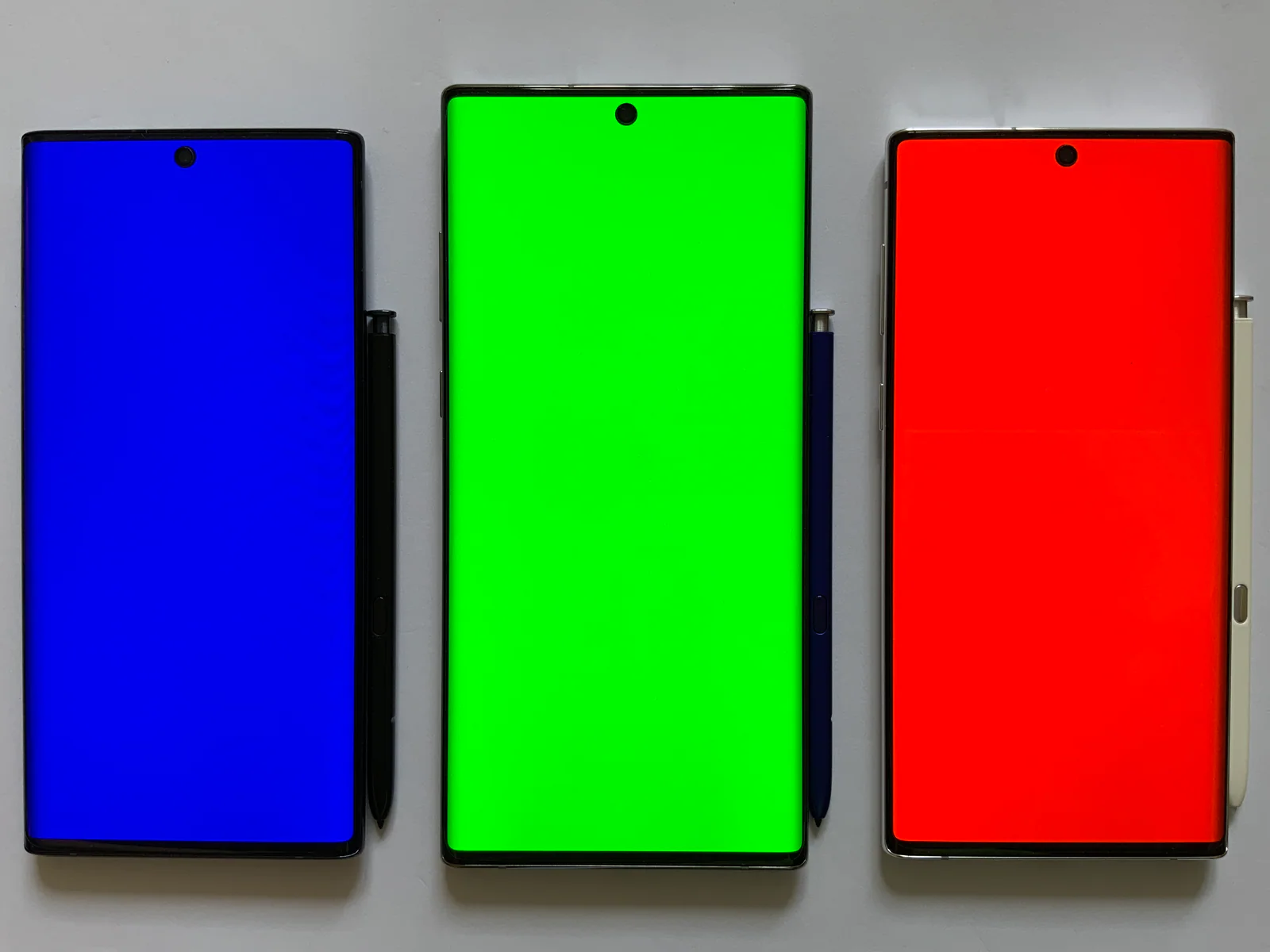 AMOLED-экраны смартфонов Samsung Galaxy Note 10