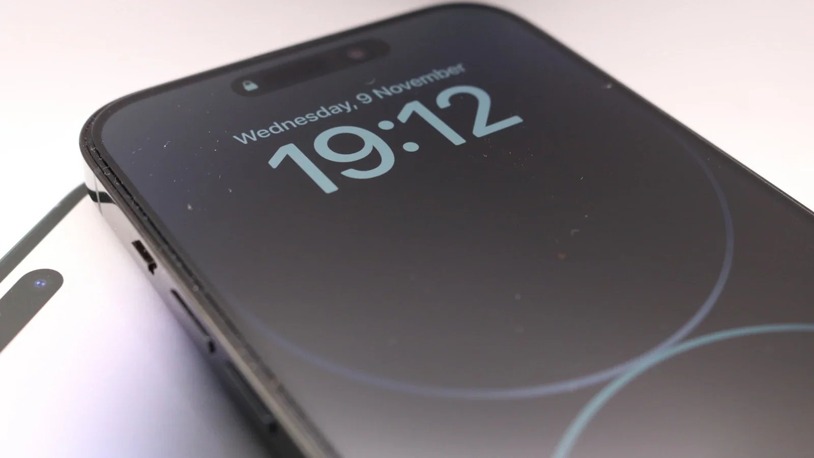 Always-On на iPhone может сам погаснуть: дело не всегда в сбое