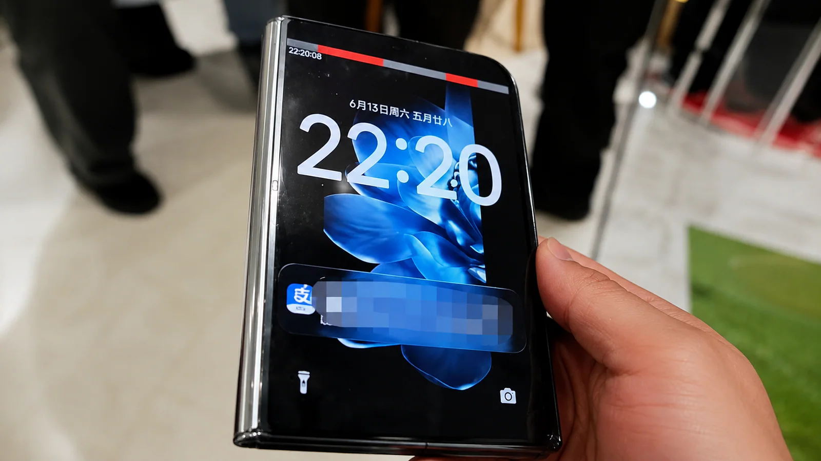 Xiaomi Mix Fold 5 впервые показали вживую. Смартфон может выйти уже с HyperOS 4